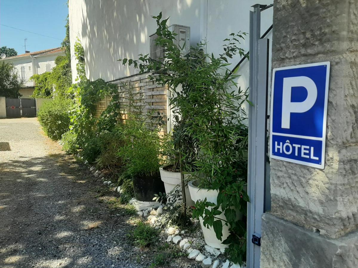 Hotel La Tour Des Fees Quissac  エクステリア 写真
