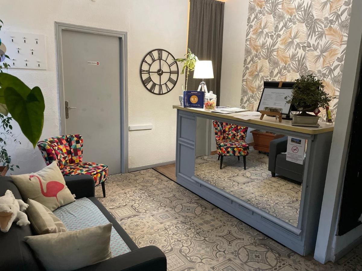 Hotel La Tour Des Fees Quissac  エクステリア 写真